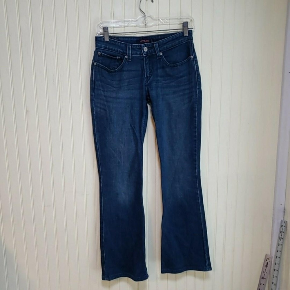 Levis 528 Curvy Cut Jeans Womens 6 Blue Medium Wash Bootcut Stretch‎ Denim Pants